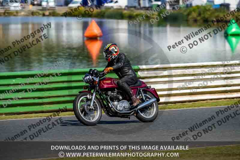 Vintage motorcycle club;eventdigitalimages;mallory park;mallory park trackday photographs;no limits trackdays;peter wileman photography;trackday digital images;trackday photos;vmcc festival 1000 bikes photographs